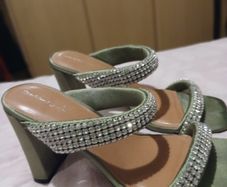 Ladies shoes