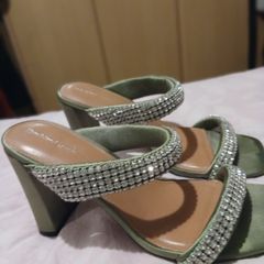 Ladies shoes