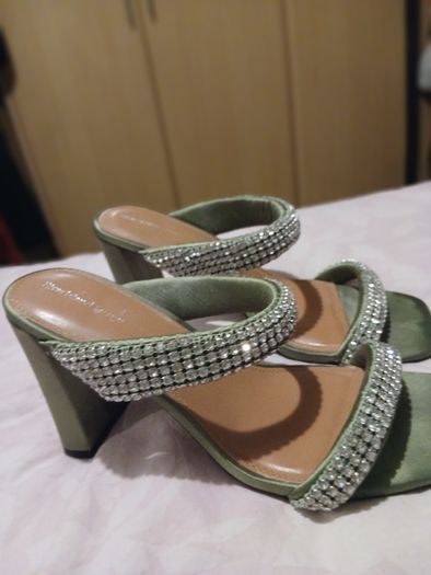 Ladies shoes