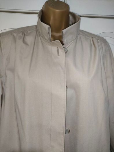 Vintage 80s London Fog Beige Trenchcoat size 10R(fit up to uk 12 or 14 ) postage included