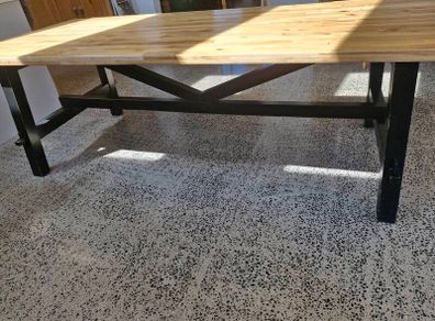 Beautiful large  Acacia wooden Ikea Dining Table