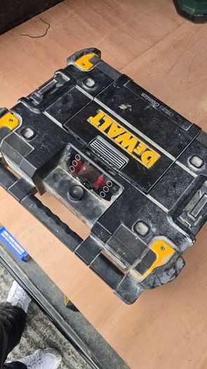dewalt t stak radio