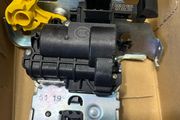 Vw Touran 5t Rear Lid Lock 5ta827506d New Genuine