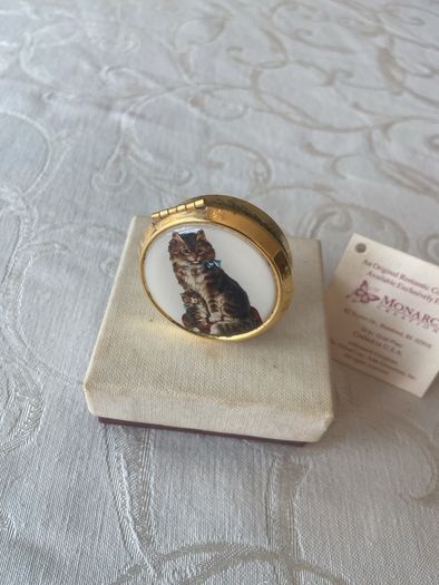 Pill box 24ct gold plated