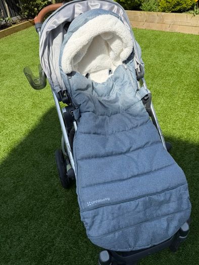 UPPAbaby Vista V2 Travel System Bundle + Bassinet + PiggyBack + Car Seat + Accessories