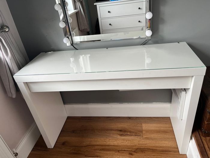Make up table with glass top and mirror and lights