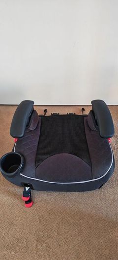 Graco booster car seat with isoCatch