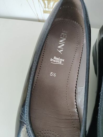 Ladies Patent Shoes  5.5 size