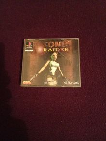 PlayStation 1 Game Tomb Raider original retro