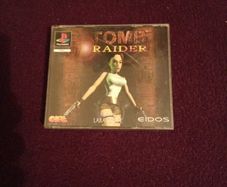 PlayStation 1 Game Tomb Raider original retro