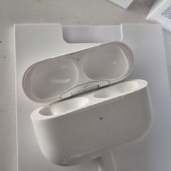 Apple AirPods Pro (1st Gen) MagSafe Charging Case