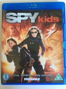 Spy Kids [2001] Alexa PenaVega, Daryl Sabara, Antonio Banderas, Carla Gugino, Alan Cumming, Teri Hatcher, Danny Trejo, Robert Patrick [Blu-ray Movie]