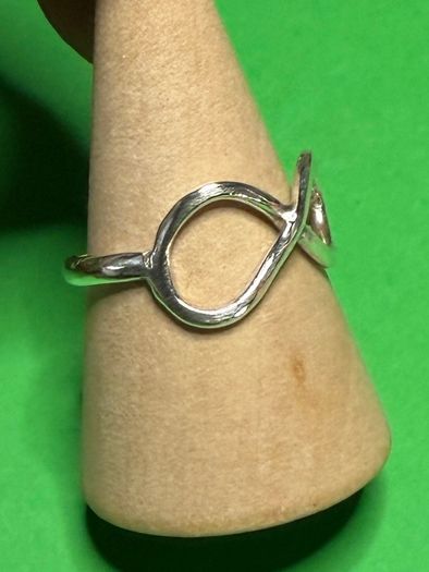Handmade sterling silver infinity ring. Size p&1/2
