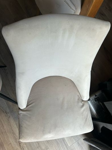 Dining table (extendable) with four velvet dining chairs