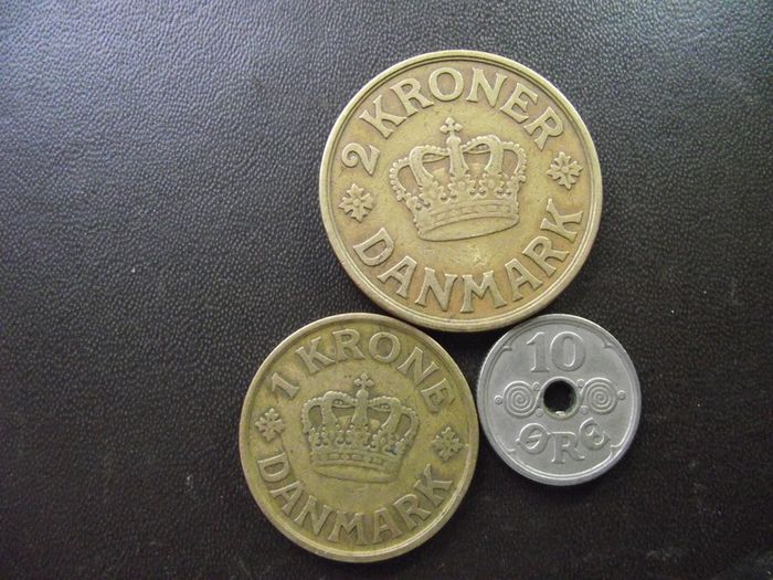 Denmark. 1925 Set Of 3 Coins: 2 Kroner + 1 Krone + 10 Ore