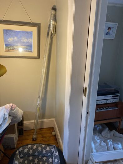 Curtain pole