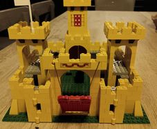LEGO 375 castle