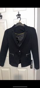 Gorgeous Black Blazer 33-34