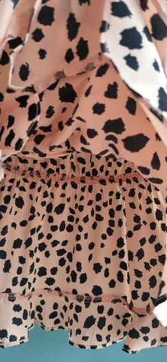 QUIZ blush and black printed blouse Sz 14UK (Fit 12-14UK)