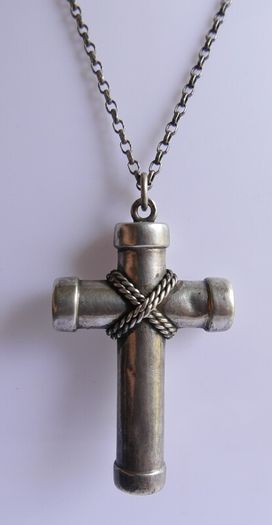 Vintage 925 Sterling Silver large Cross Pendant and Chain length 20" - 22g