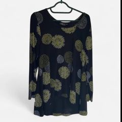 Capri Clothing Black & Chartreuse Floral Long Sleeve Tunic