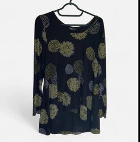 Capri Clothing Black & Chartreuse Floral Long Sleeve Tunic