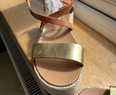 Ladies sandals-
