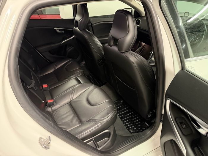 2018 Volvo V40