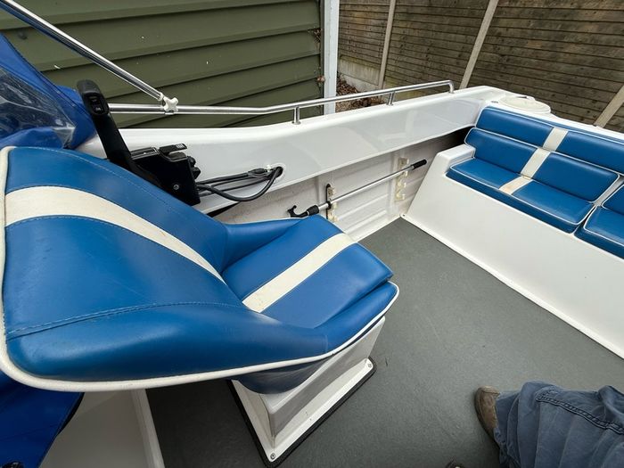 Warrior 165 boat