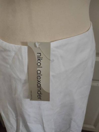 White Nikki Alexander lined skirt new
