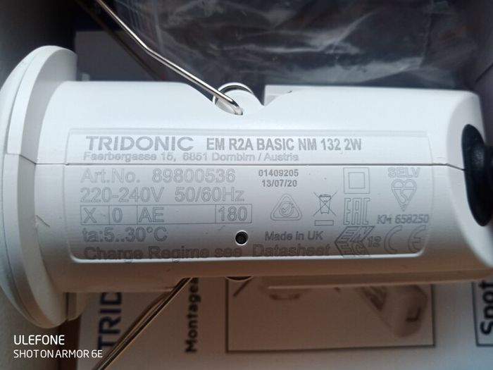 7 x Emergency lights with back up battery
