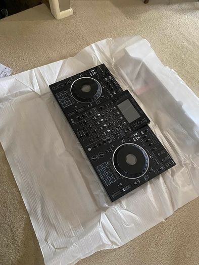 Pioneer XDJ-XZ + Pioneer Flight Case + Decksaver + Box - Mint - Can View Today