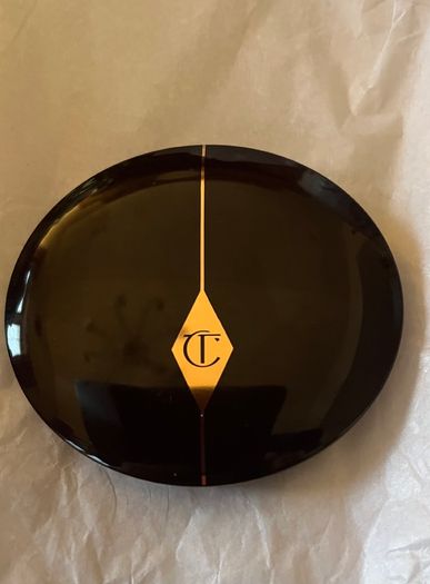 Charlotte Tilbury Cheek To Chic Blusher