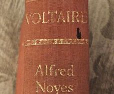 Voltaire. By Alfred Noyes. Published By Faber And Faber. Second Edition Hardback In Good Condition .see Photos For Same.
