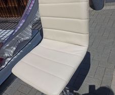 bar stool