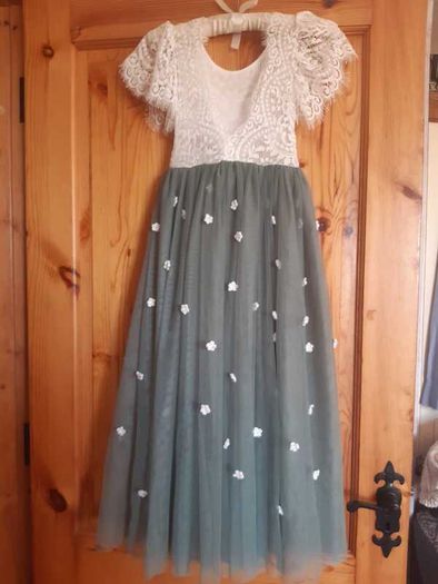 Wedding decor / flowergirl dress / dressing gowns