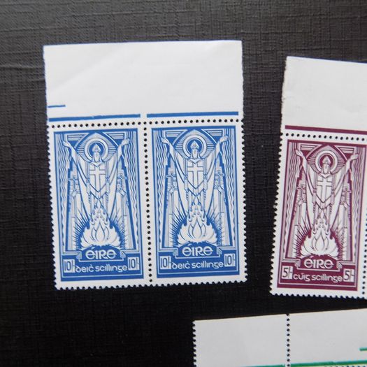 Ireland High value Definitive Stamps.10/-,5/-,2/6.Two Sets.Mint Never Hinged.MNH.