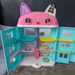 Gabby doll house