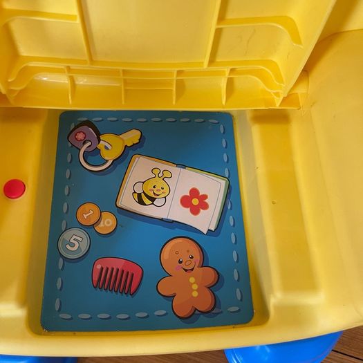Fisher Price Laugh & Learn Smart Stages Chair in Yellow