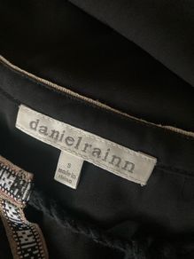 Daniel Rainn top