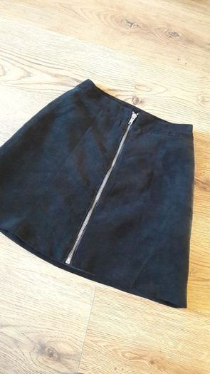 H&M black suede zipped skirt size uk6
