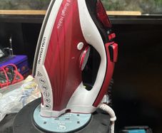 Russell Hobbs Ultra Steam Pro Iron