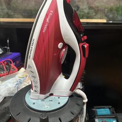 Russell Hobbs Ultra Steam Pro Iron