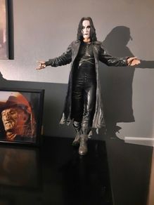 The crow 18inch neca