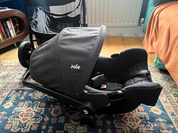 Joie Finiti Travel System Bundle with i-Level Pro Car Seat and ISOFix Base