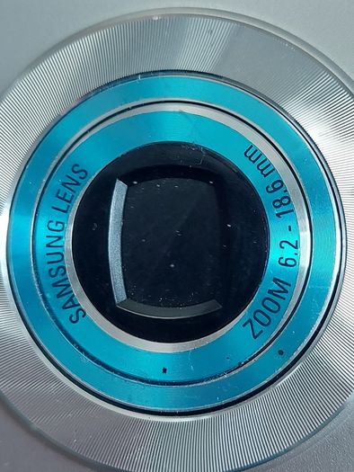 Samsung L100 Digital Camera, 8.1 Megapixels, No Battery or Memory Card, in excellent cosmetic condition, being sold for parts or repair
