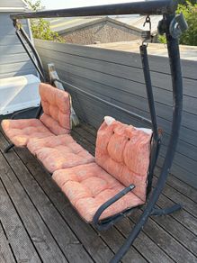 Garden swing seat