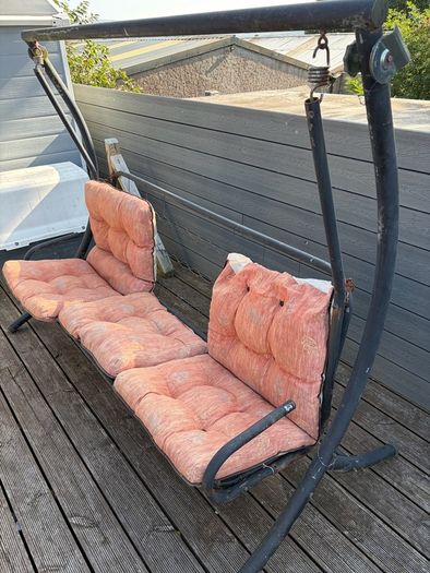 Garden swing seat