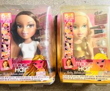 BRATZ dolls Yasmin and Cloe 6 in 1 Funky Fashion Makeover