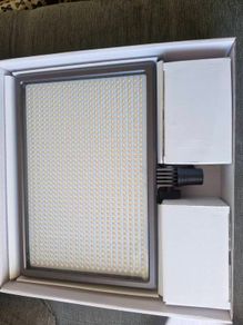 Photography lighting. Nuanguang Mixpad 106